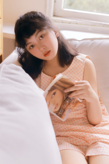 年轻的保姆服侍80岁老翁